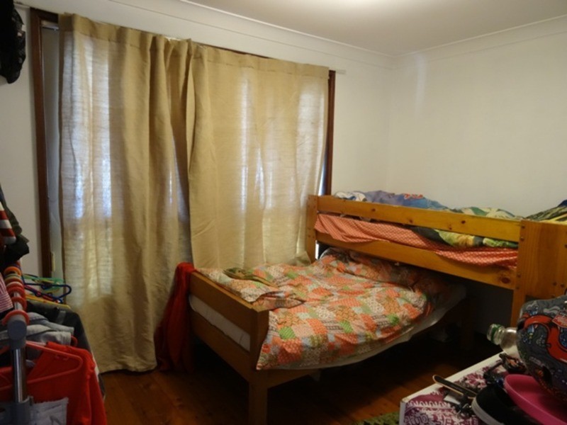 5 Lake Entrance Road, Warilla NSW 2528