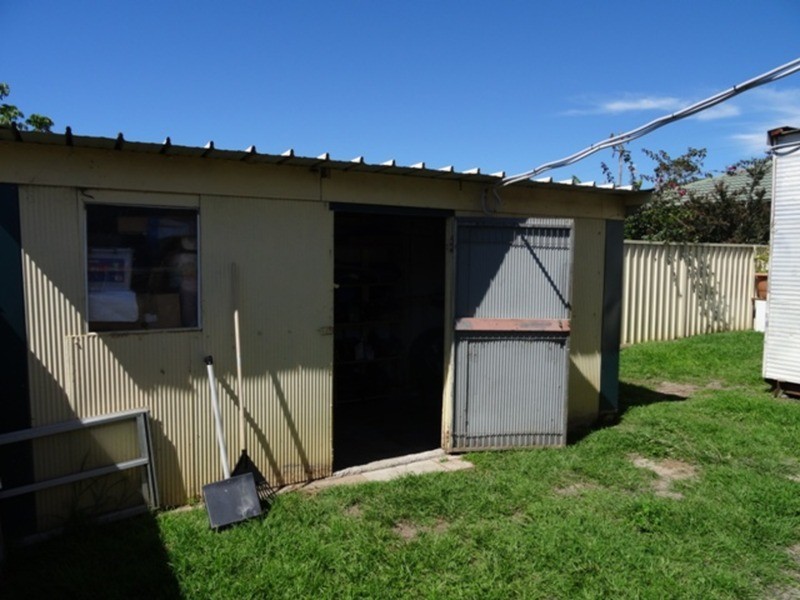 5 Lake Entrance Road, Warilla NSW 2528