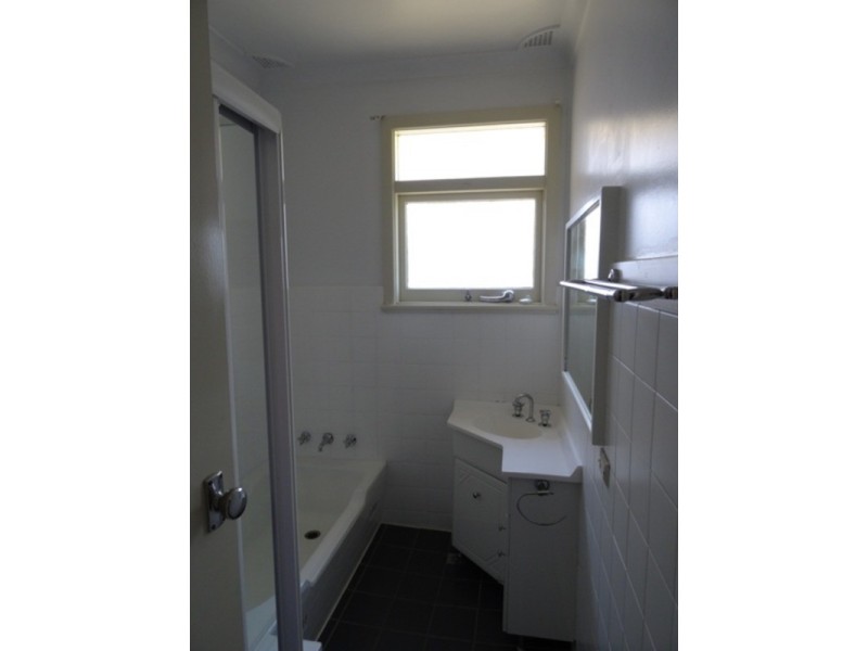 11 Buckle Crescent, West Wollongong NSW 2500
