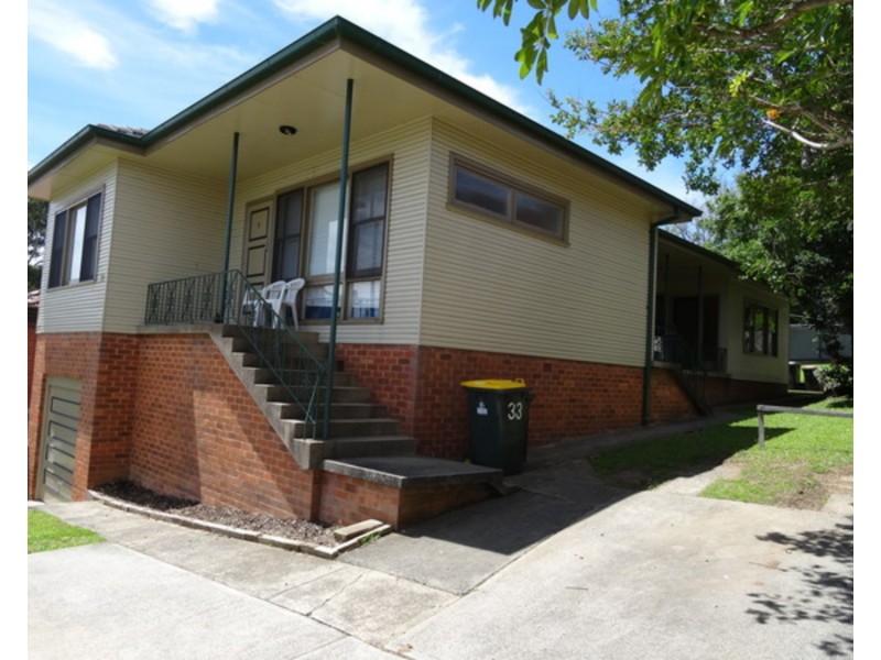 2/33 Stanleigh Crescent, West Wollongong NSW 2500