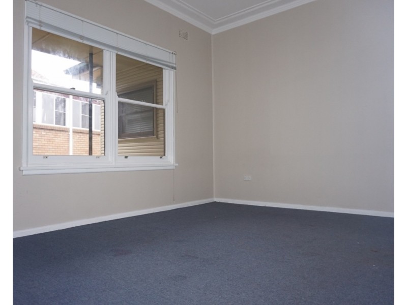 2/33 Stanleigh Crescent, West Wollongong NSW 2500