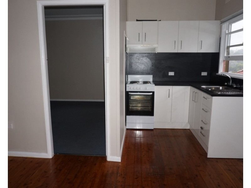 2/33 Stanleigh Crescent, West Wollongong NSW 2500