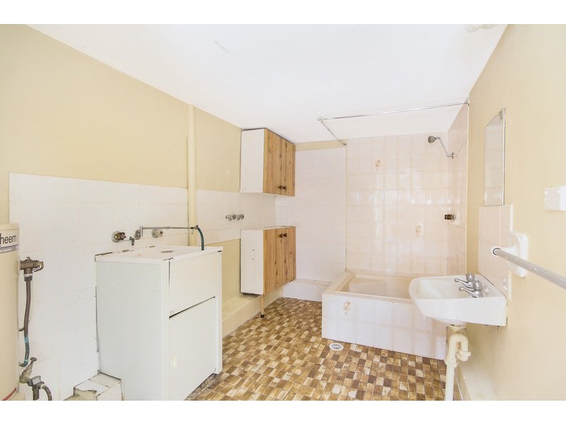 41 The  Avenue, Mount Saint Thomas NSW 2500