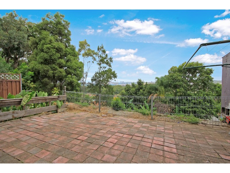 41 The  Avenue, Mount Saint Thomas NSW 2500