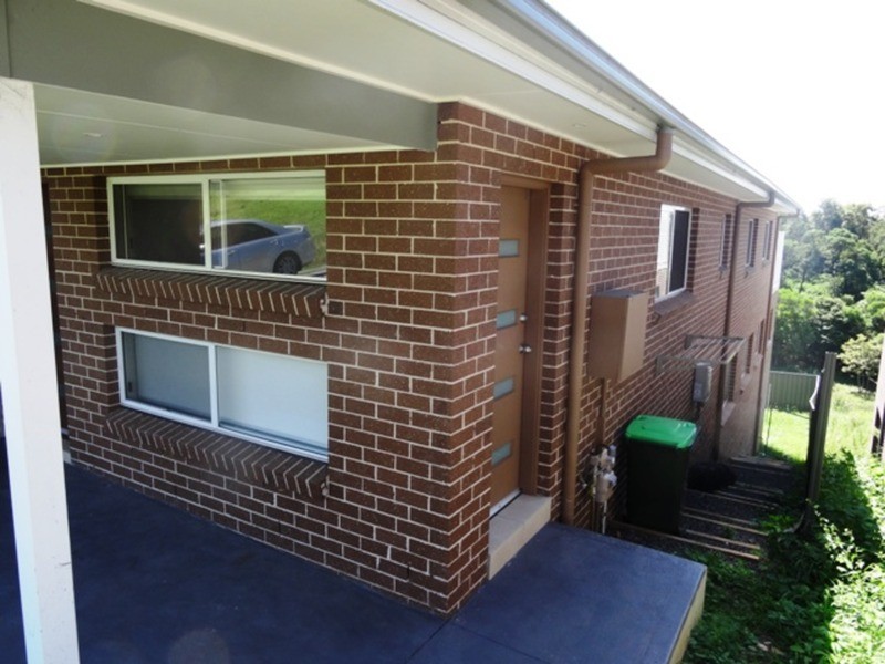 2a/162 Shearwater Drive, Lake Heights NSW 2502