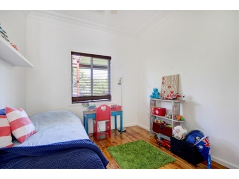 2 Cochrane Street, West Wollongong NSW 2500