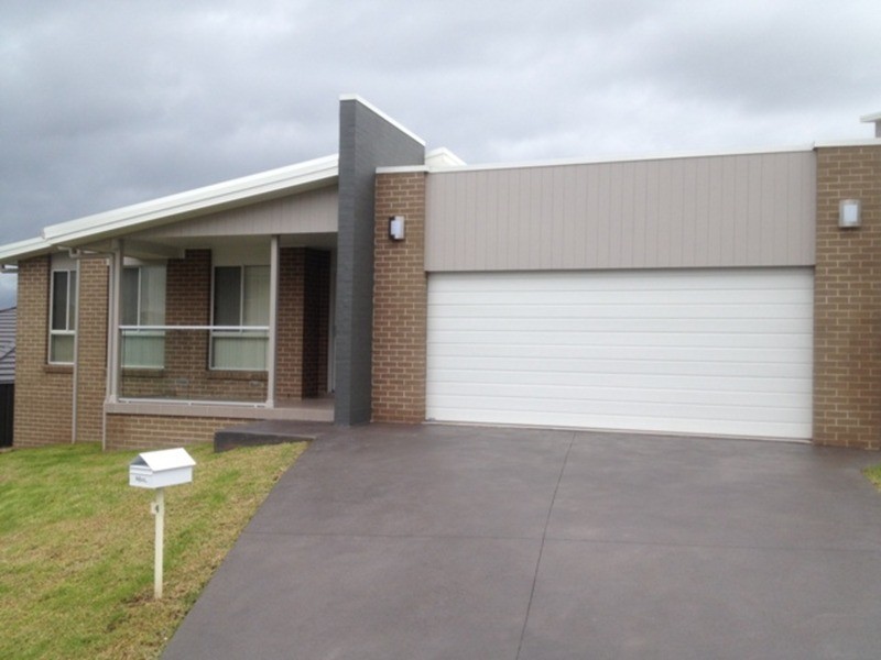 4 Elizabeth  Circuit, Flinders NSW 2529