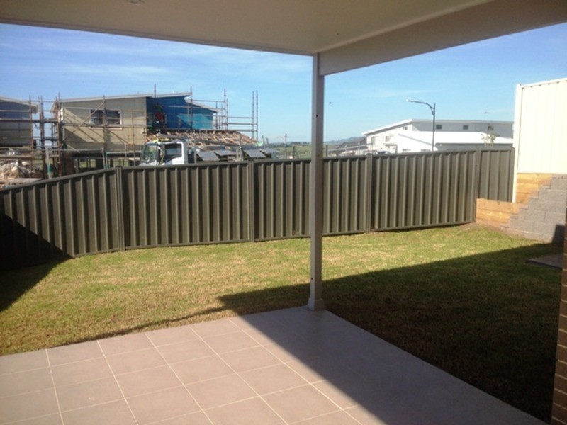 4 Elizabeth  Circuit, Flinders NSW 2529