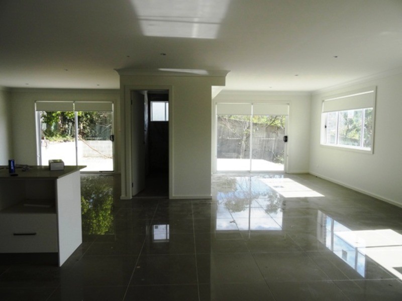 9 Phillips Avenue, West Wollongong NSW 2500