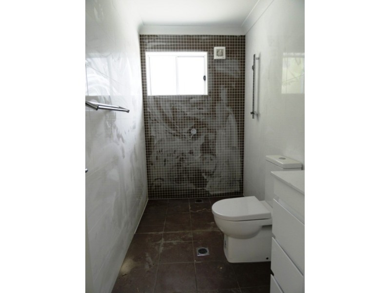 9 Phillips Avenue, West Wollongong NSW 2500