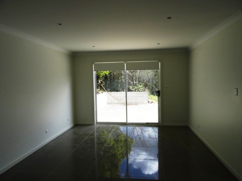 9 Phillips Avenue, West Wollongong NSW 2500