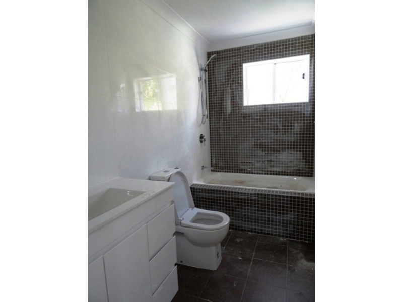 9 Phillips Avenue, West Wollongong NSW 2500
