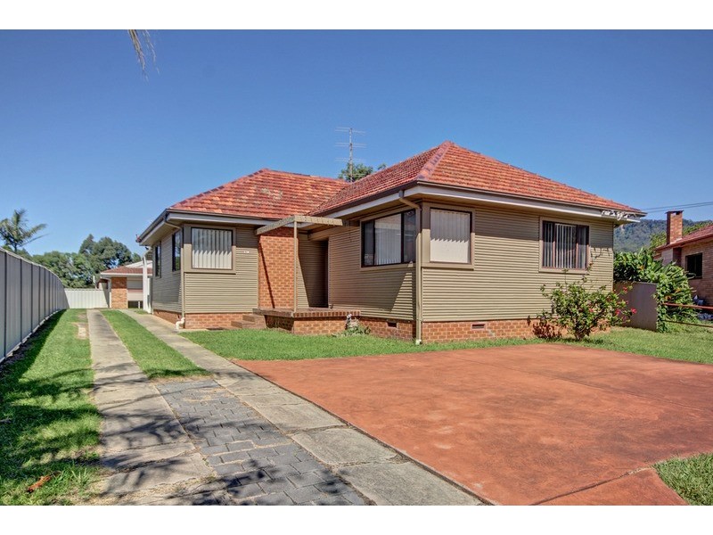 13b Tamblin Crescent, Fairy Meadow NSW 2519
