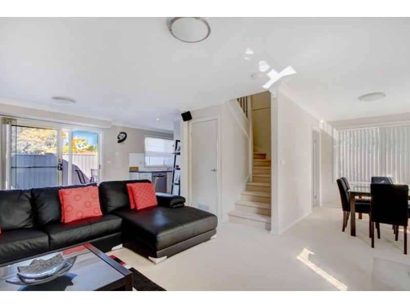 1/4 Forest Grove Drive, Kanahooka NSW 2530