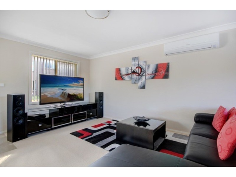 1/4 Forest Grove Drive, Kanahooka NSW 2530