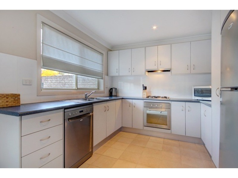 1/4 Forest Grove Drive, Kanahooka NSW 2530