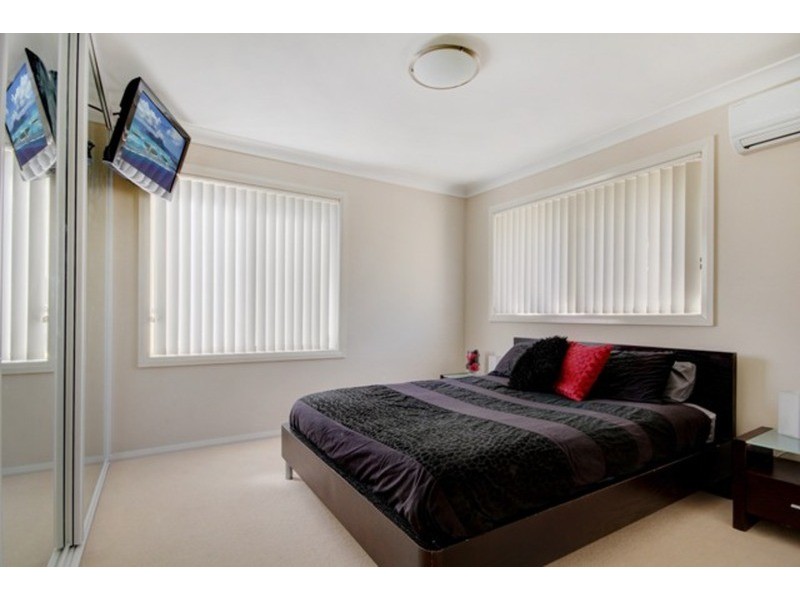 1/4 Forest Grove Drive, Kanahooka NSW 2530