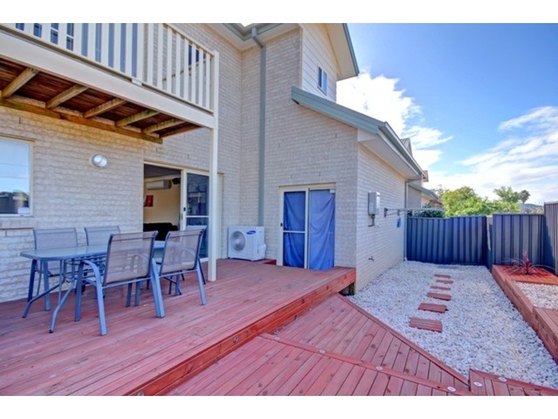 1/4 Forest Grove Drive, Kanahooka NSW 2530