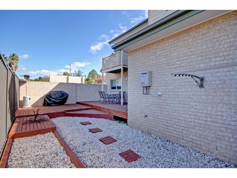 1/4 Forest Grove Drive, Kanahooka NSW 2530