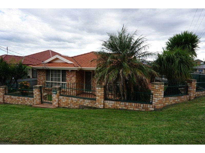 20 Lake Heights Road, Lake Heights NSW 2502