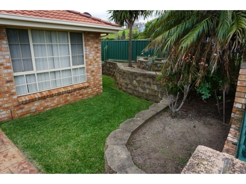 20 Lake Heights Road, Lake Heights NSW 2502