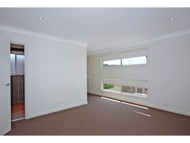 11 Cascade Circuit, Albion Park NSW 2527