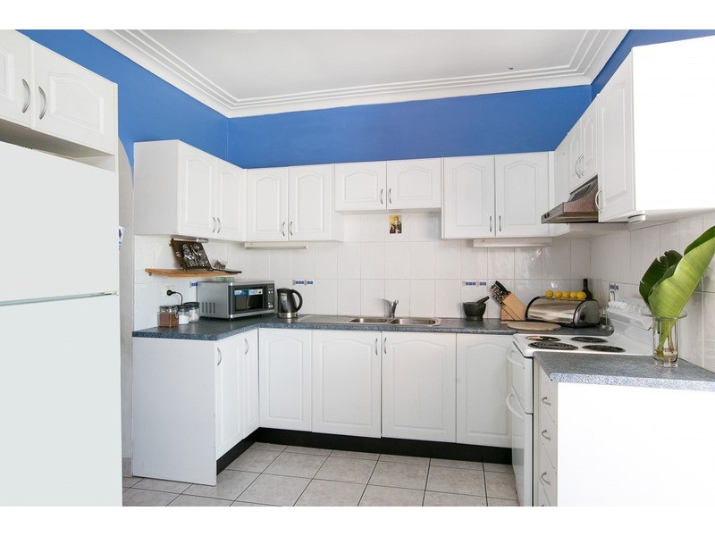 220 Flagstaff Road, Lake Heights NSW 2502