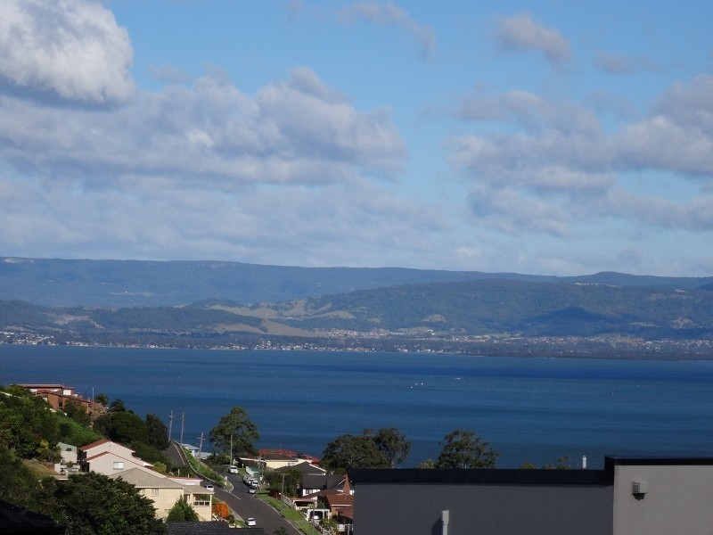 118 Shearwater  Drive, Lake Heights NSW 2502