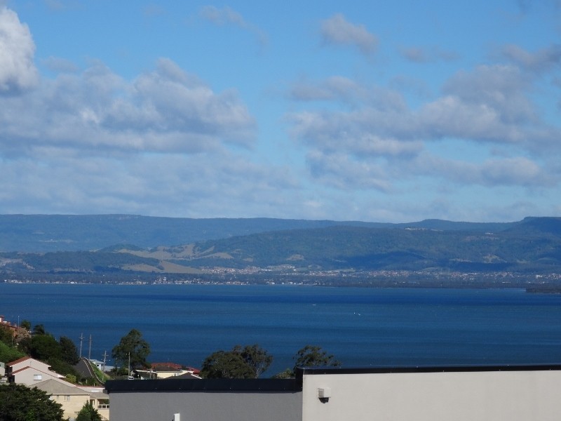 118 Shearwater  Drive, Lake Heights NSW 2502