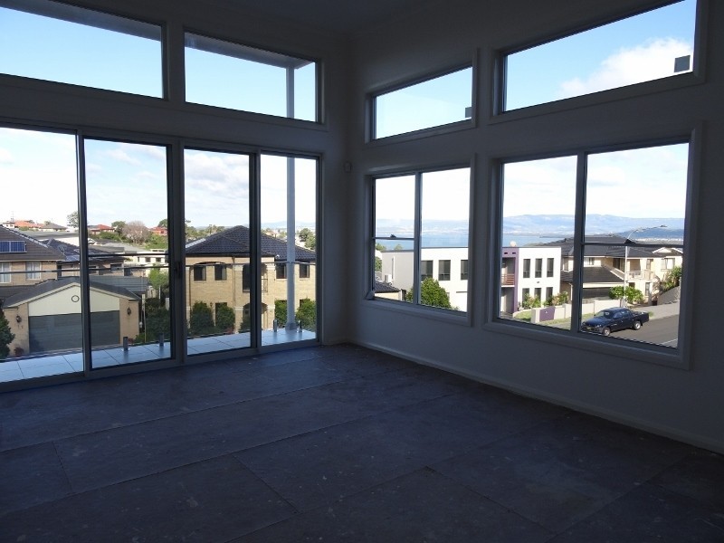 118 Shearwater  Drive, Lake Heights NSW 2502