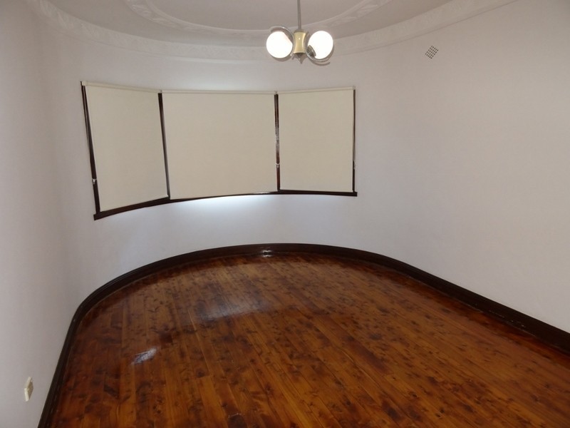 17 Gladstone Avenue, Wollongong NSW 2500