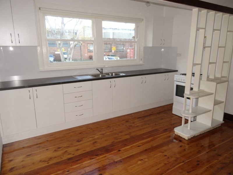 17 Gladstone Avenue, Wollongong NSW 2500