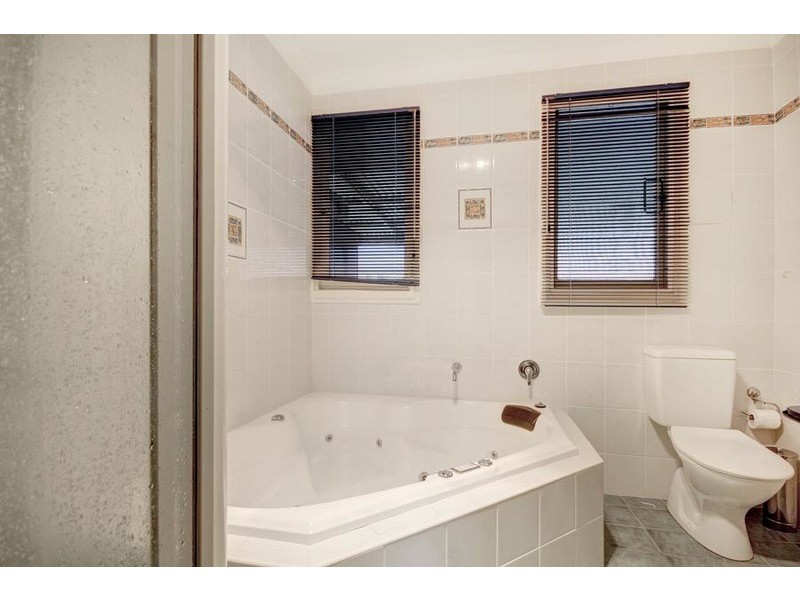 24 Buckland Street, Fernhill NSW 2519