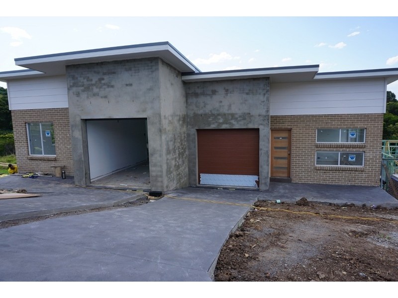 152 Shearwater Drive, Lake Heights NSW 2502