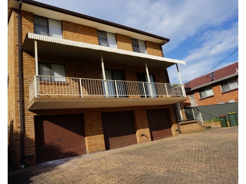 1/3 Melinda Grove, Lake Heights NSW 2502