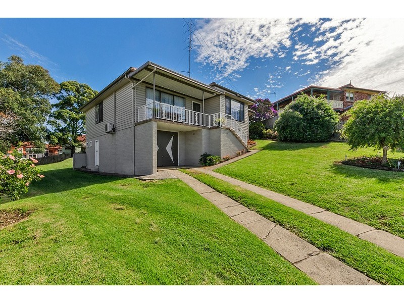 64 Ranchby Avenue, Lake Heights NSW 2502
