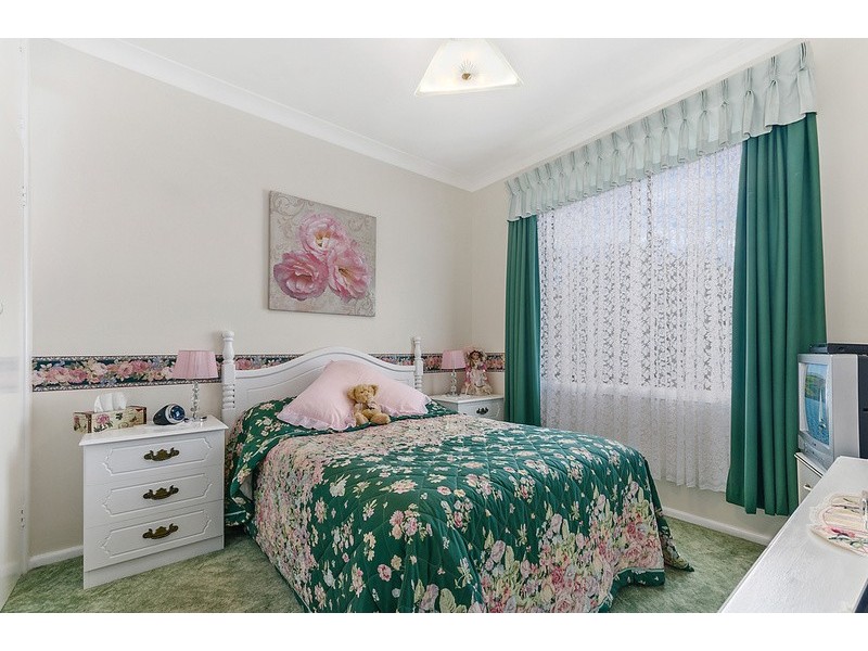 64 Ranchby Avenue, Lake Heights NSW 2502