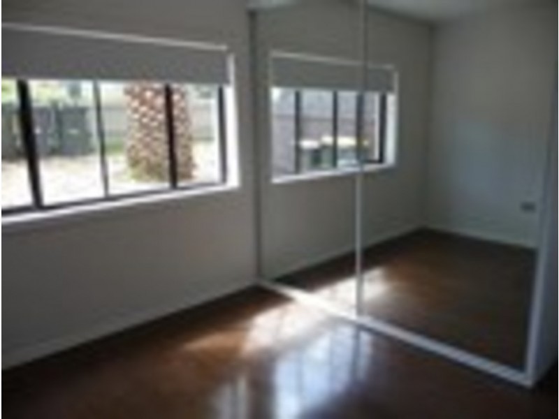 1/151 Gladstone Avenue, Coniston NSW 2500