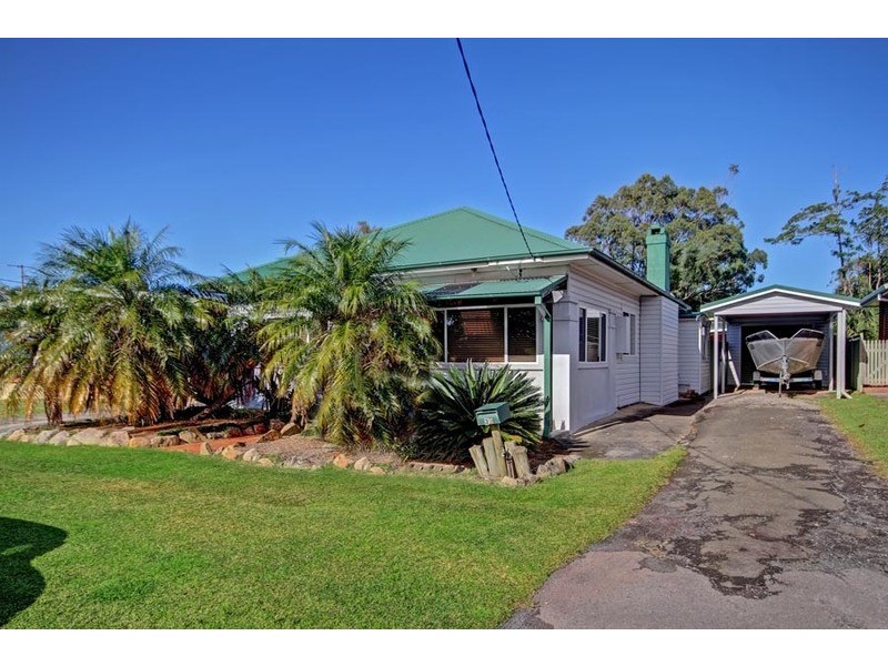 39 Dorrigo Avenue, Woonona NSW 2517