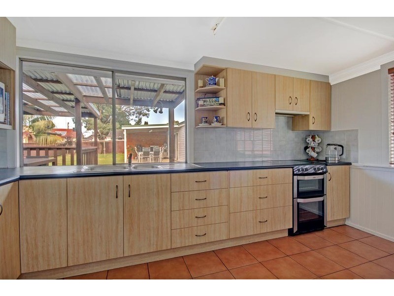 39 Dorrigo Avenue, Woonona NSW 2517