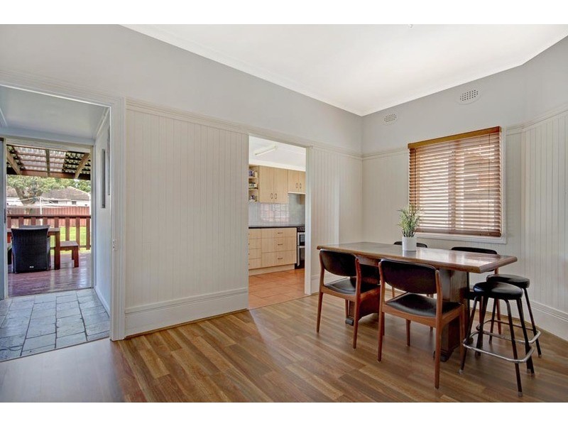 39 Dorrigo Avenue, Woonona NSW 2517