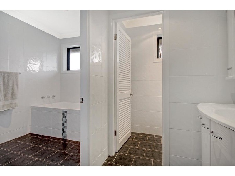 77 Franklin Avenue, Woonona NSW 2517