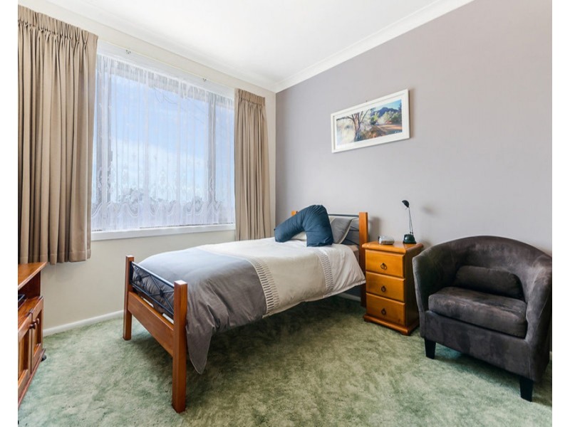 64  Ranchby Avenue, Lake Heights NSW 2502