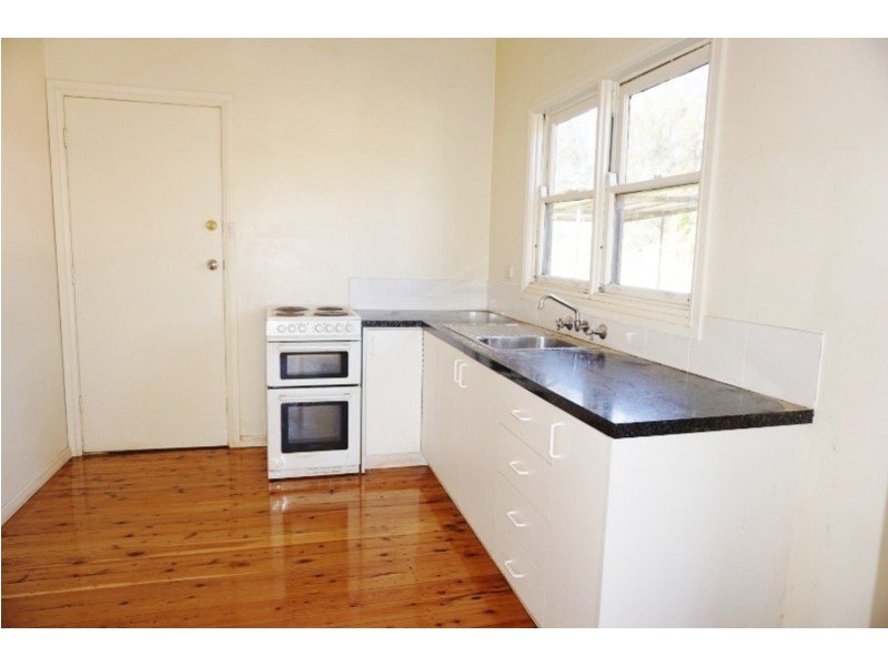 27 Kapooka Avenue, Dapto NSW 2530