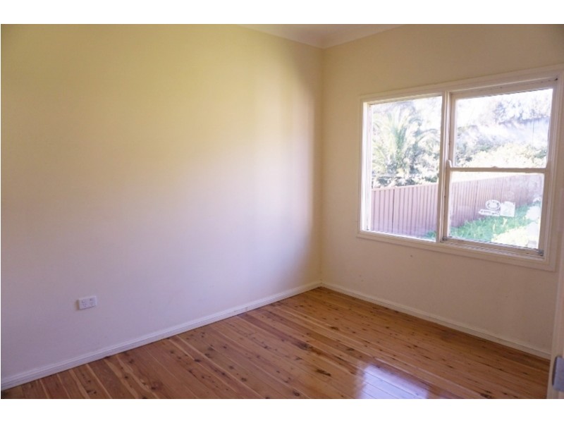 27 Kapooka Avenue, Dapto NSW 2530