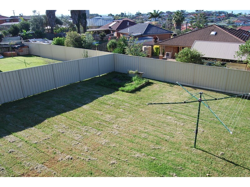 66 Tobruk Avenue, Port Kembla NSW 2505