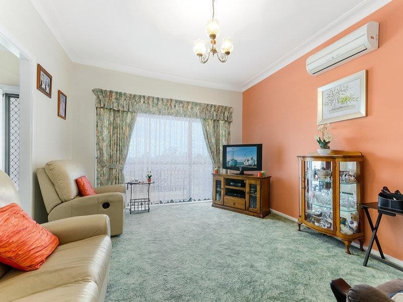 64a Ranchby Avenue, Lake Heights NSW 2502