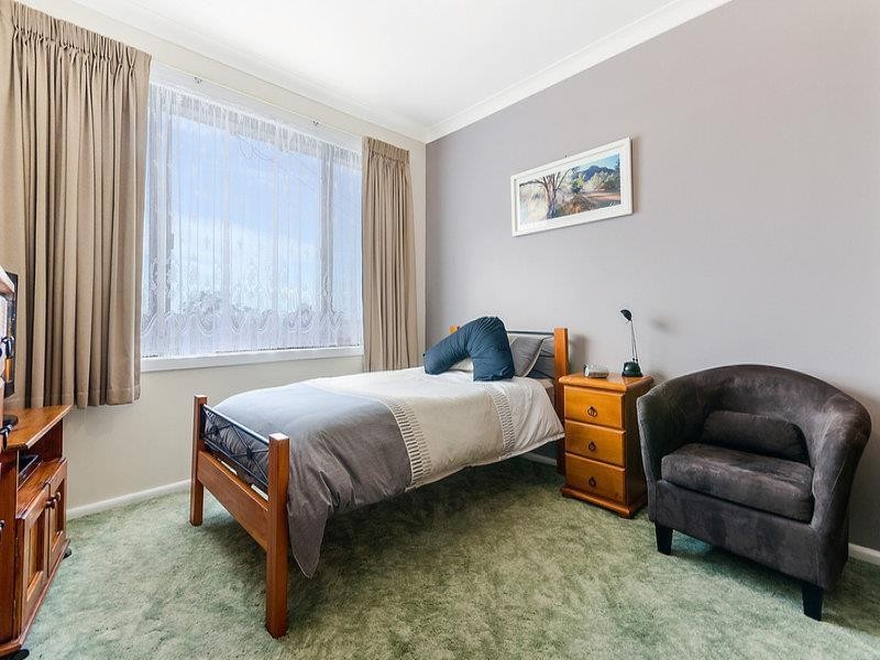 64a Ranchby Avenue, Lake Heights NSW 2502