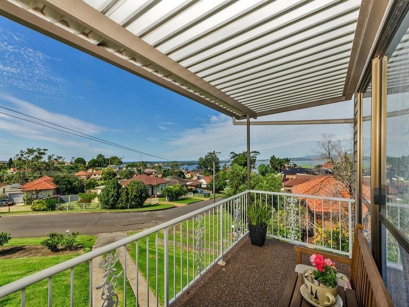 64a Ranchby Avenue, Lake Heights NSW 2502