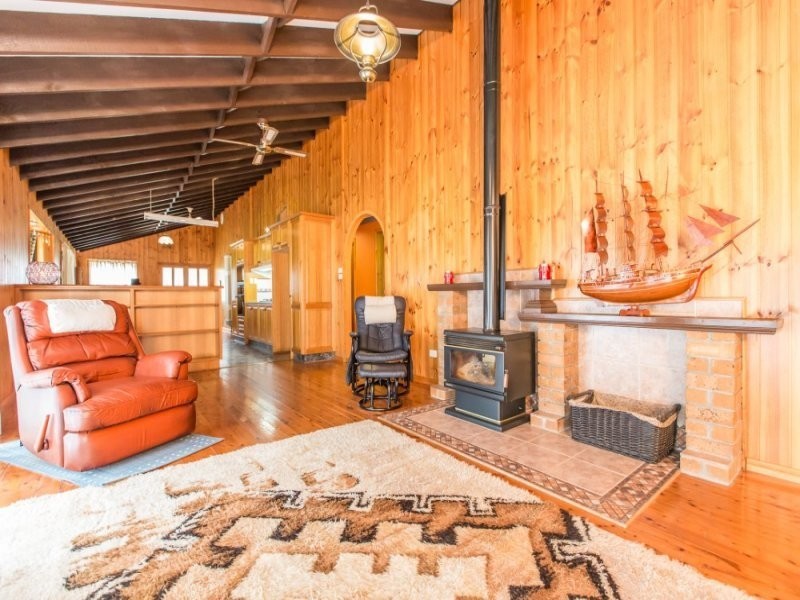 450 The W E Middleton Memorial Drive, Thirlmere NSW 2572